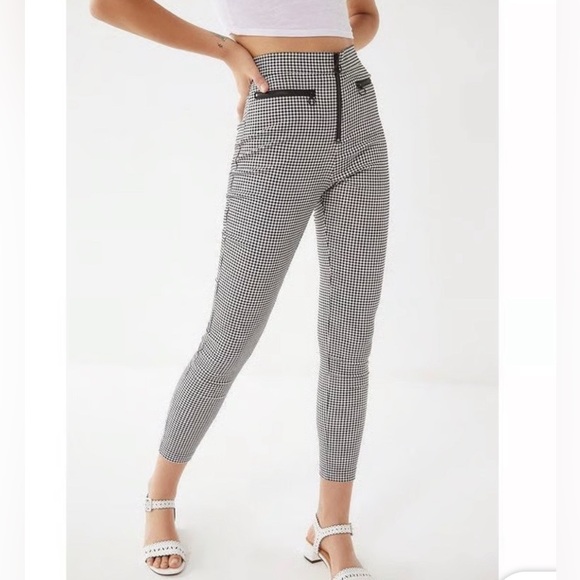 Urban Outfitters Susie High-Waisted Gingham Zip-Front Pant Size 6 - Picture 1 of 9
